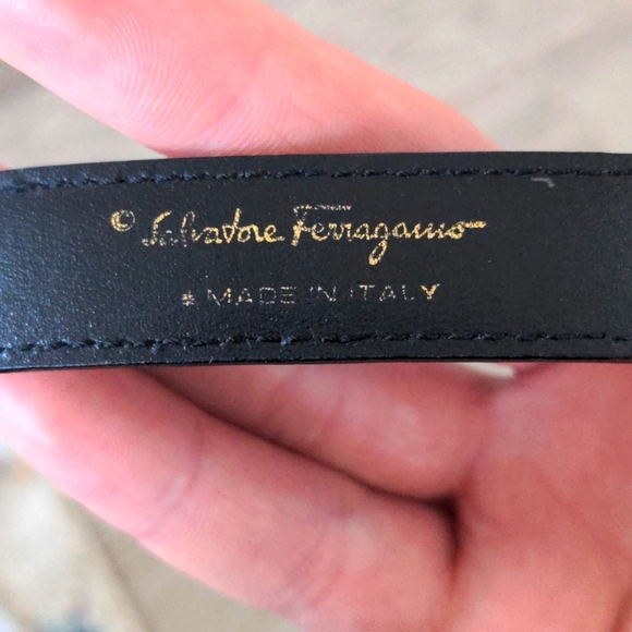 Salvatore Ferragamo patent leather belt, gold buckle, Small - Picture 4 of 8